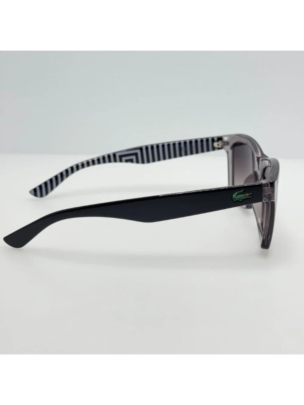 Lacoste Sunglasses L669S 035 Live 52-18-140